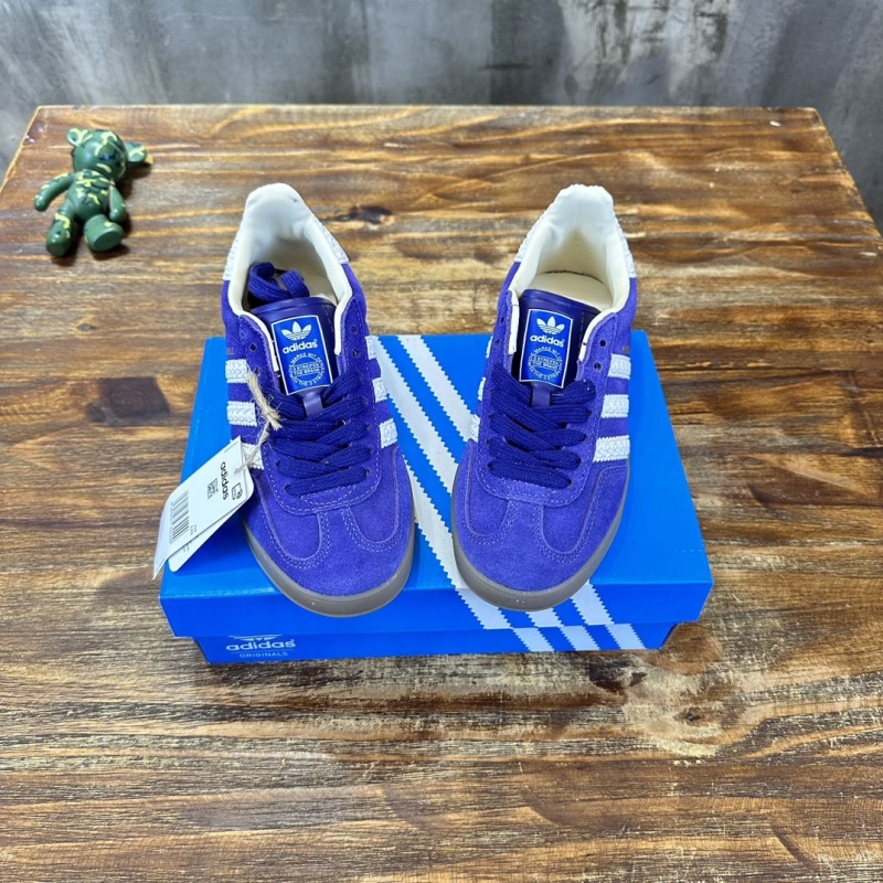 Adidas Sneakers